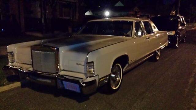 1977 Lincoln Town Car Chrome