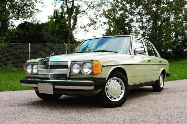 1977 Mercedes-Benz E-Class 240D DIESEL Auto