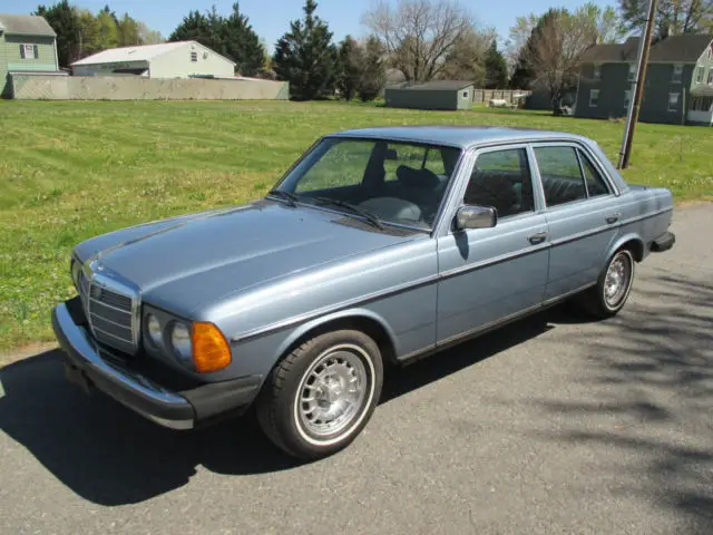 1977 Mercedes-Benz 300-Series