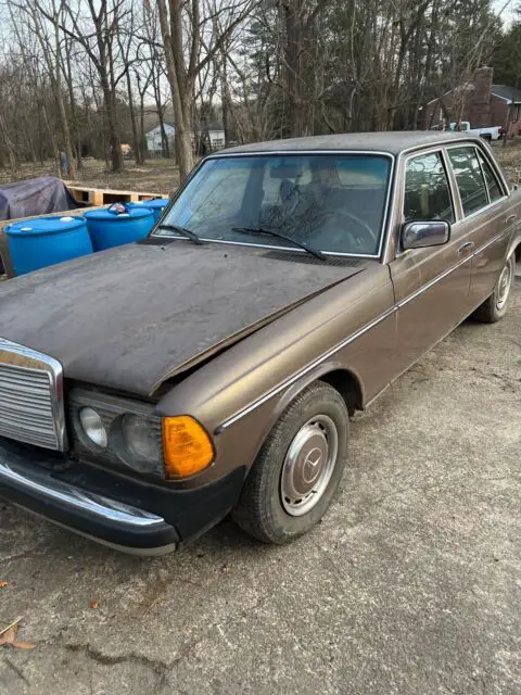 1977 Mercedes-Benz 240 D 240D