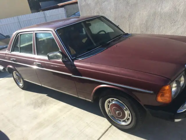 1977 Mercedes-Benz 200-Series