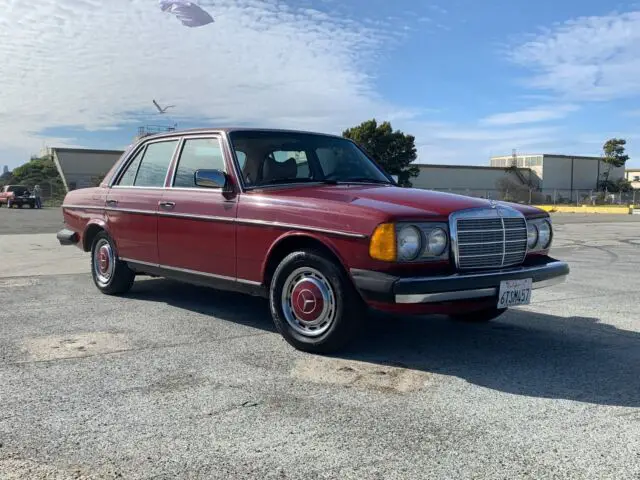 1977 Mercedes-Benz 200-Series