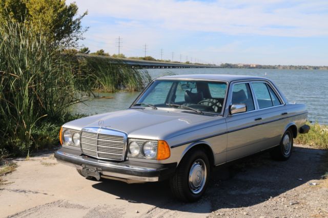 1977 Mercedes-Benz 300-Series 300D