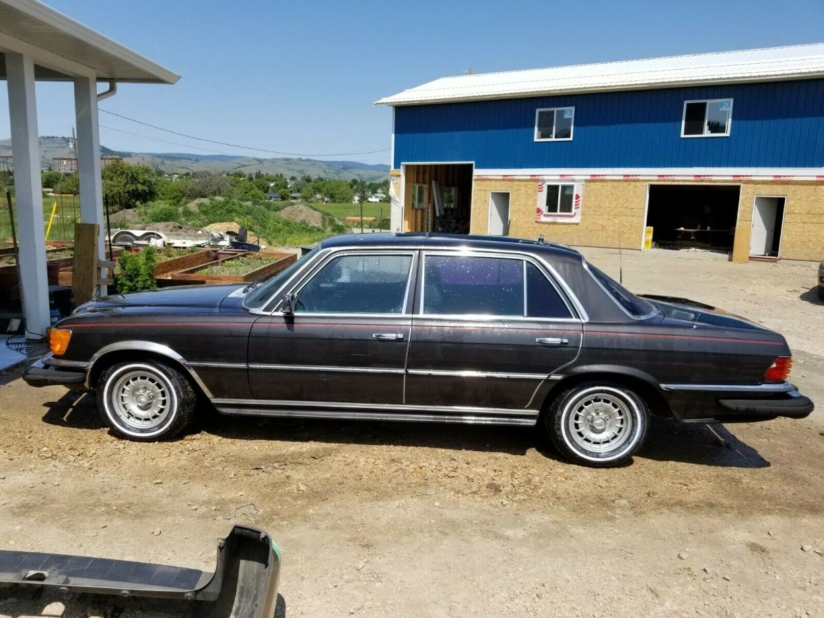 1977 Mercedes-Benz 400-Series