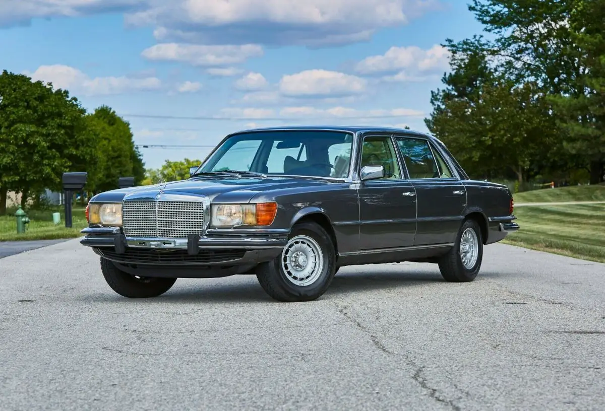 1977 Mercedes-Benz 400-Series 450SEL