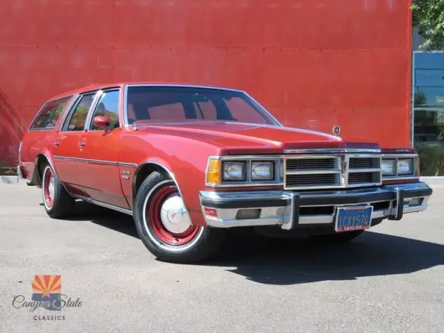 1977 Pontiac Catalina Safari Wagon