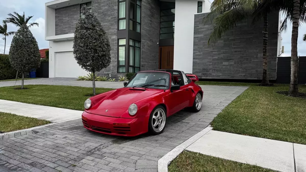 1977 Porsche 911 Targa