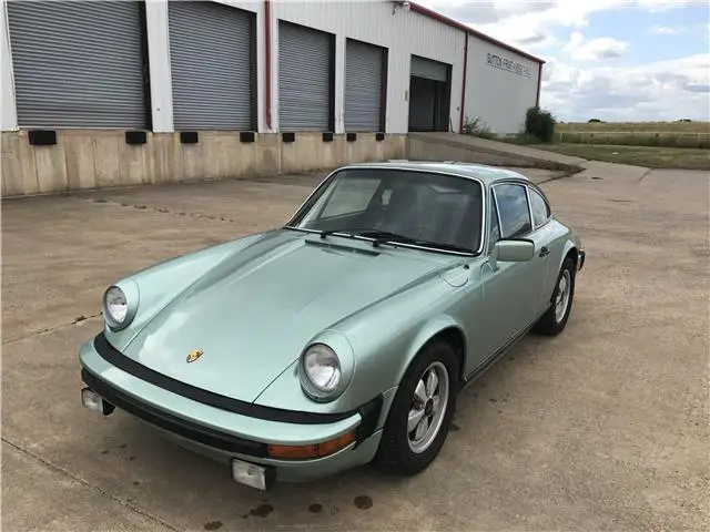 1977 Porsche 911 --