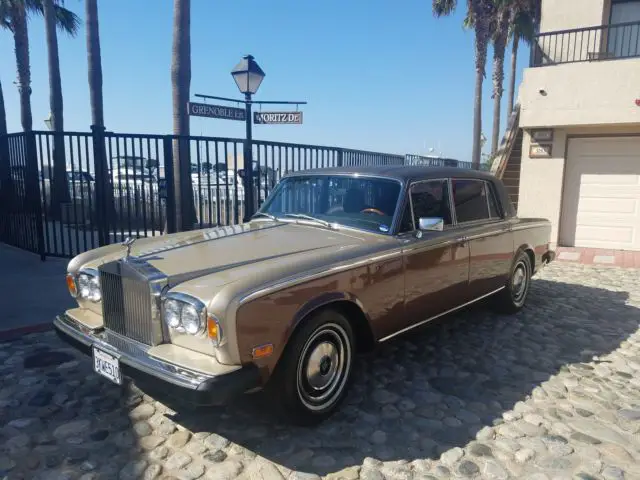 1977 Rolls-Royce Wraith 4-door silver wraith II