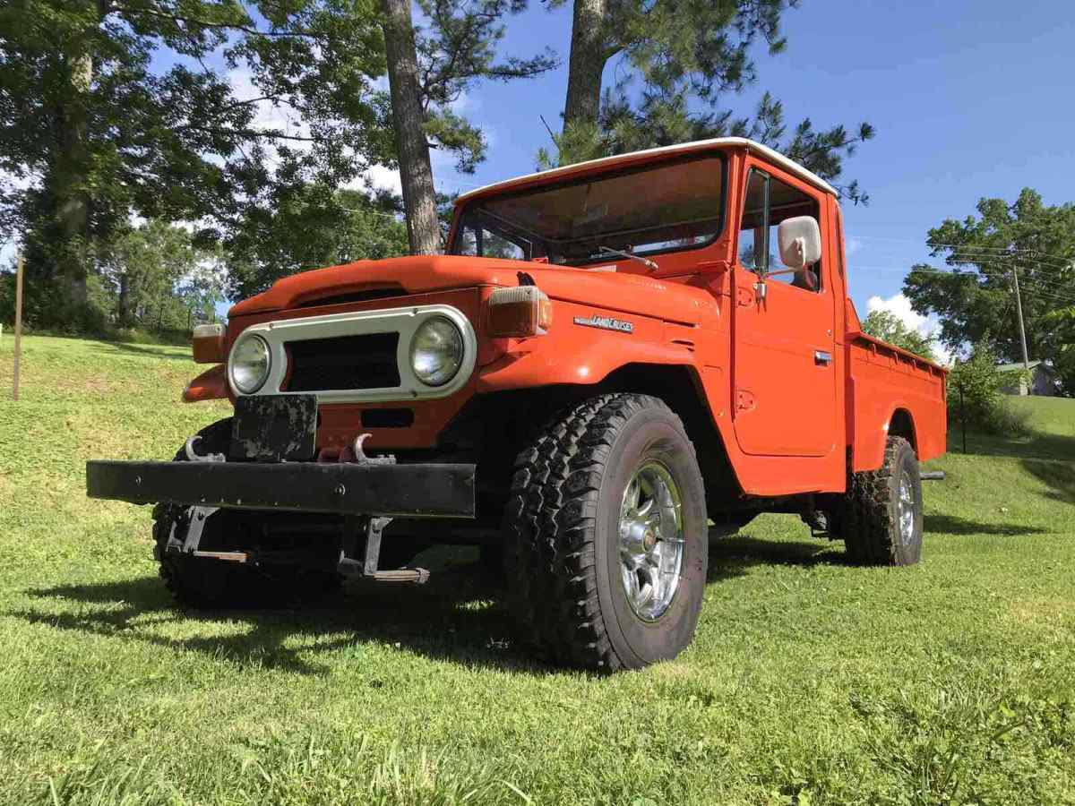 1977 Toyota FJ45 land cruiser