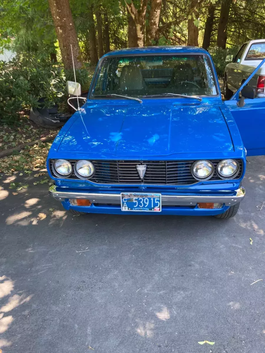 1977 Toyota SR5 Toyota pickup decals removed, solid great blue paint