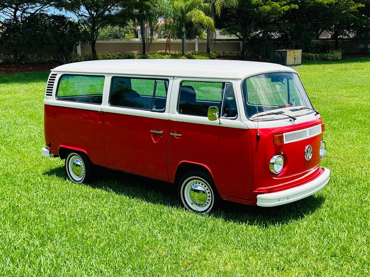 1977 Volkswagen Bus/Vanagon