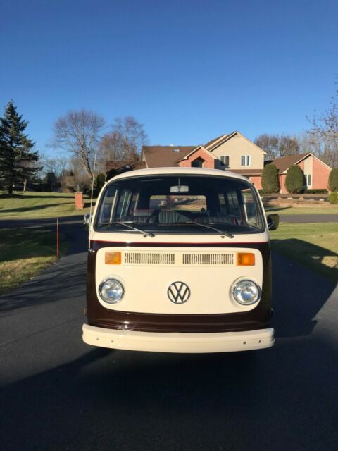 1977 Volkswagen Bus/Vanagon