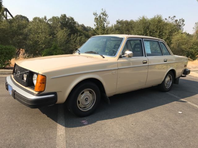 1977 Volvo 240