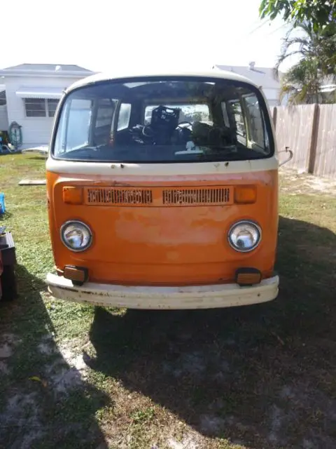 1977 Volkswagen Bus/Vanagon Bay Window Transporter Moon Roof Project