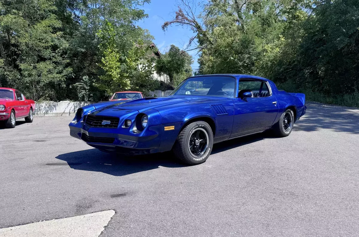 1978 CHEVROLET Z28 CAMARO Z28 350 4SPD AC PS PDB TACH GAUGES TILT