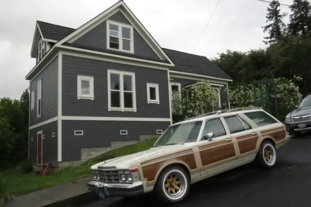 1978 Chrysler Town & Country 4 door