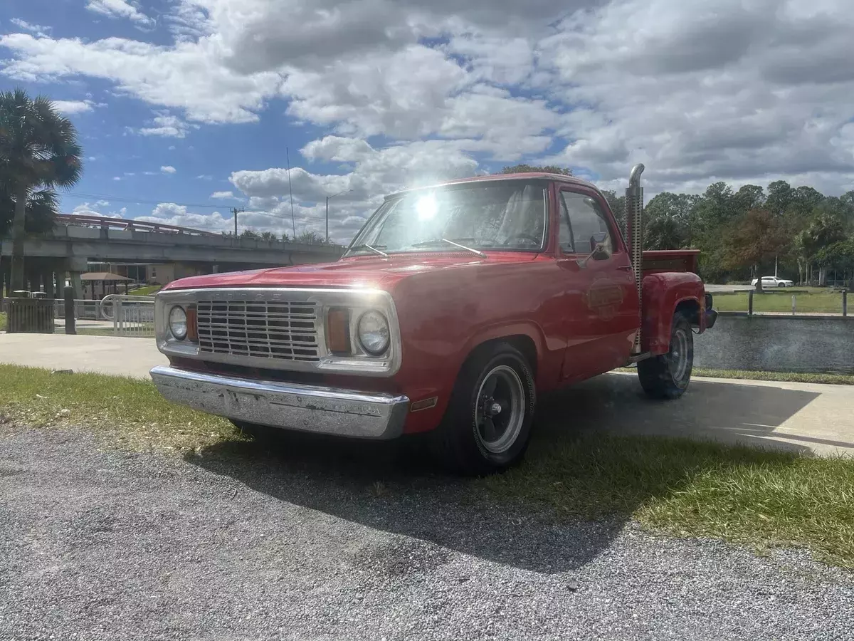 1978 Dodge D150 Little red express