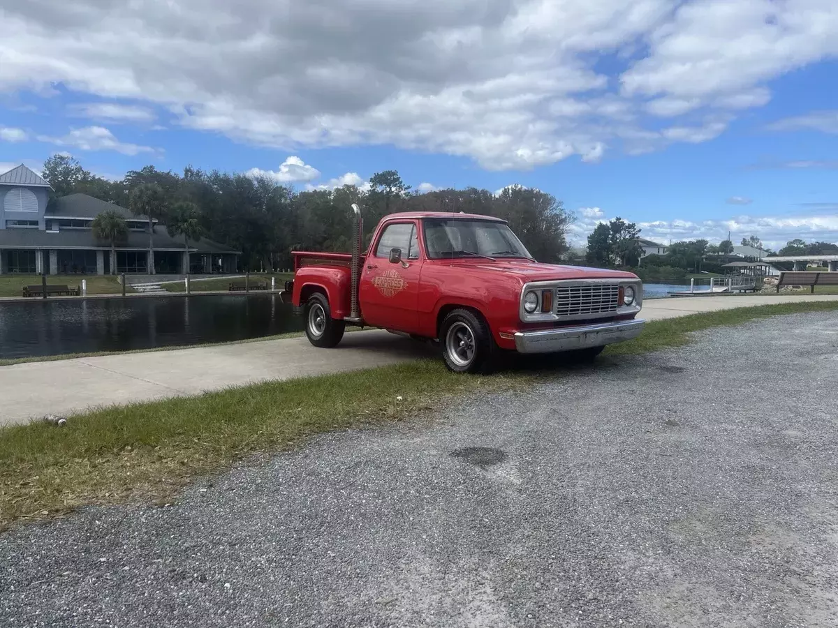 1978 Dodge D150 Little red express