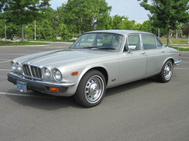 1978 Jaguar XJ6 Original wood, leather & 8 track stereo