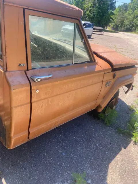 1978 Jeep J10 Beige