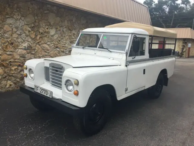 1978 Land Rover Defender 109 PU  Santana AWD 4x4  4 speed