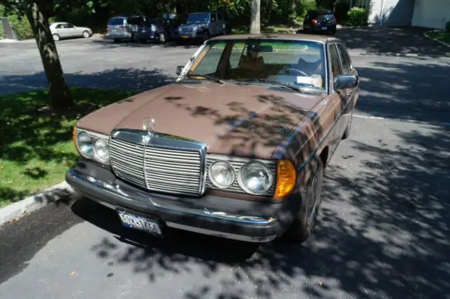 1978 Mercedes-Benz 200-Series 240D