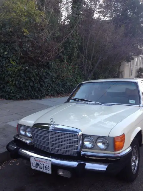 1978 Mercedes-Benz 200-Series