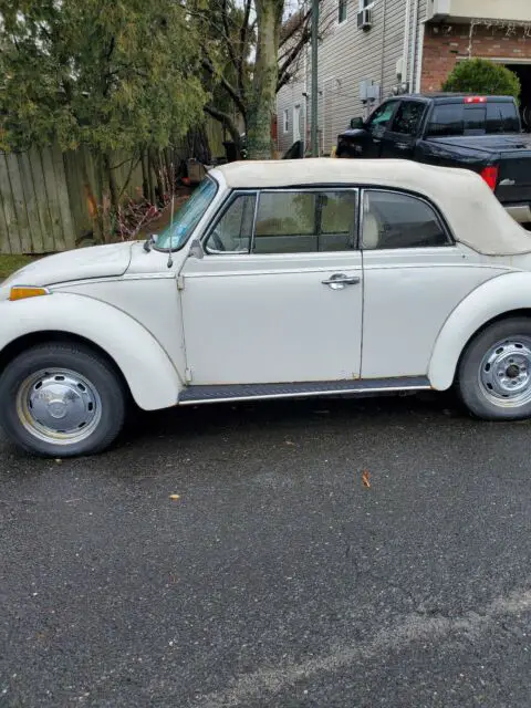 1978 Volkswagen Super Beetle white