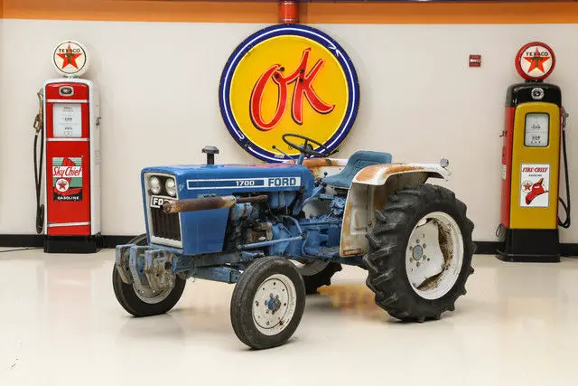 1979 Ford TRACTOR 1700