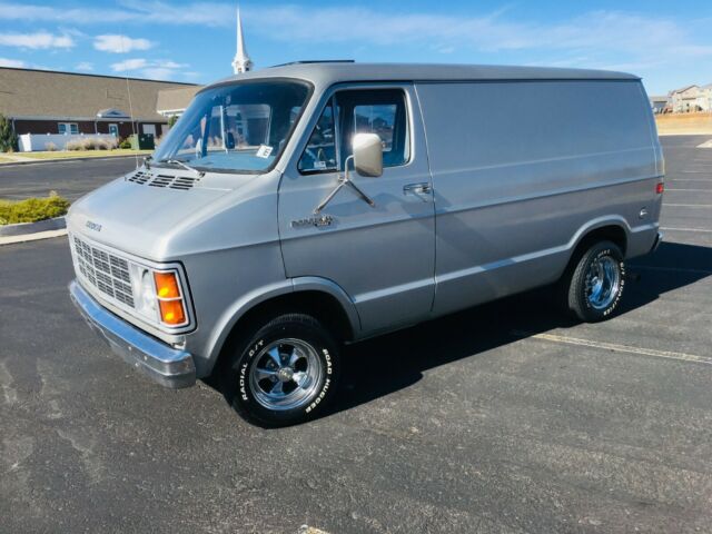 1979 Dodge Ram Van Tradesman B200