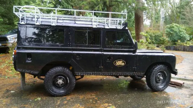 1979 Land Rover Defender Series III 109 Santana