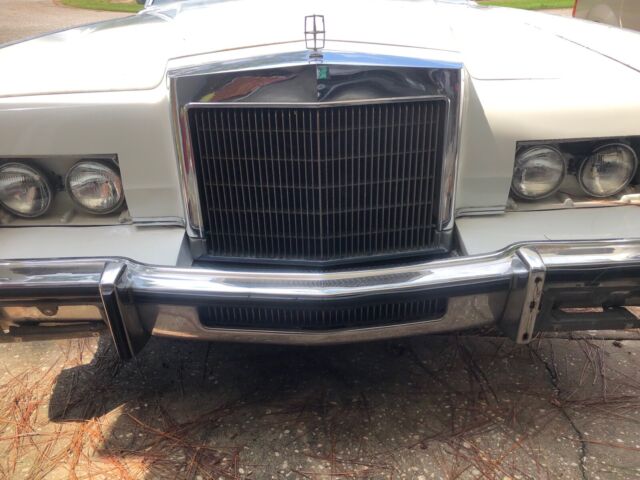1979 Lincoln Continental fully loaded / MINT
