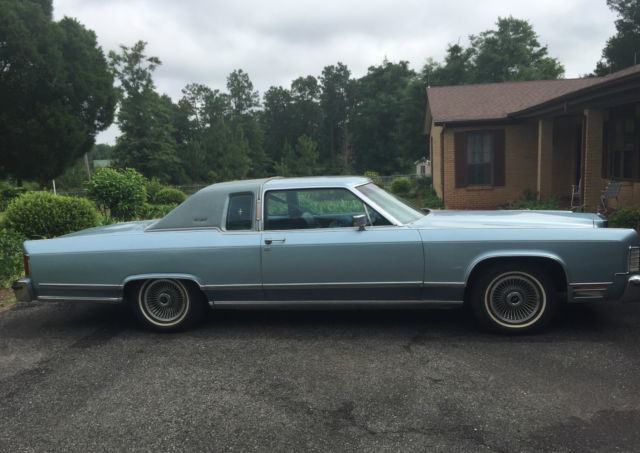 1979 Lincoln Continental Town car coupe