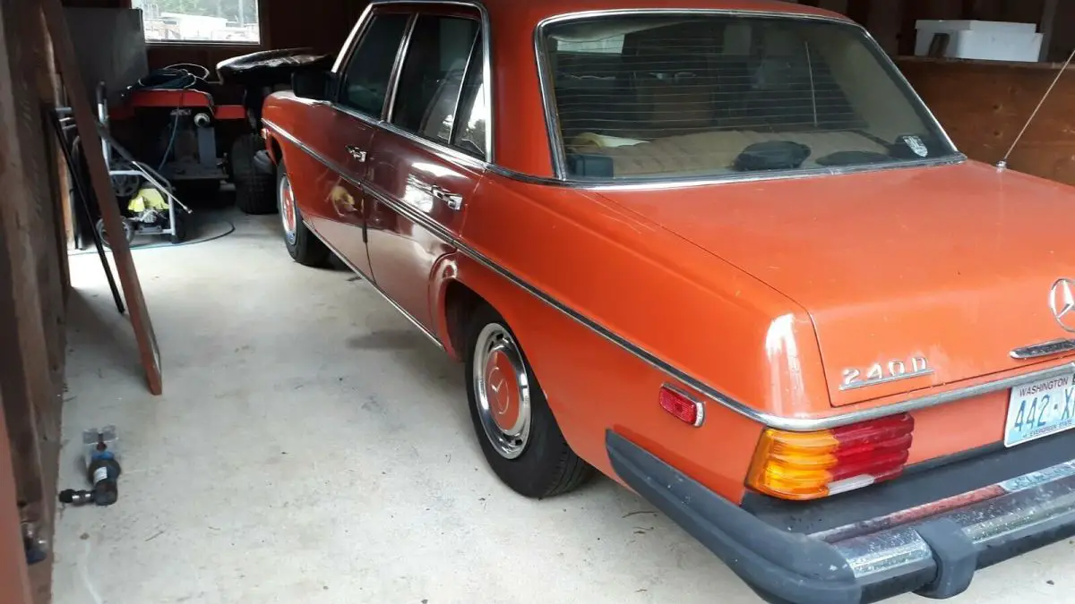 1979 Mercedes-Benz 200-Series