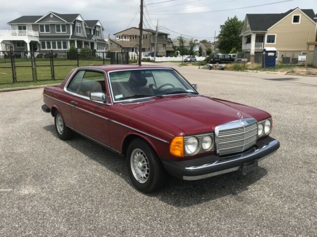 1979 Mercedes-Benz 300-Series COUPE