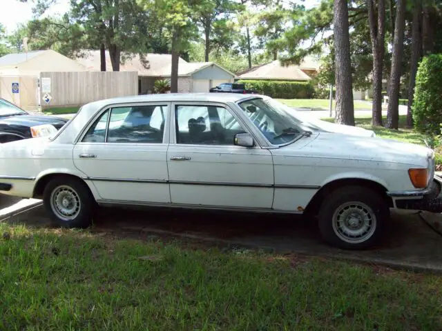 1979 Mercedes-Benz 400-Series