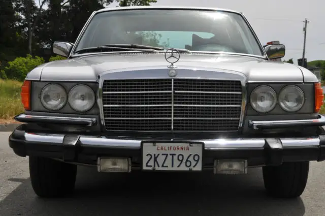 1979 Mercedes-Benz 400-Series --