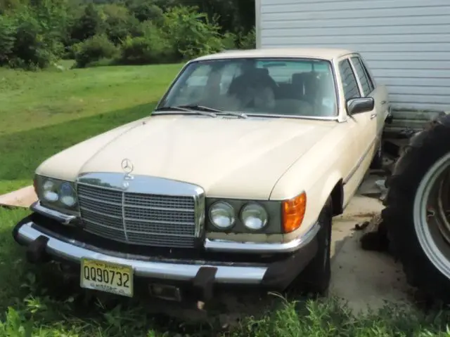 1979 Mercedes-Benz 300-Series