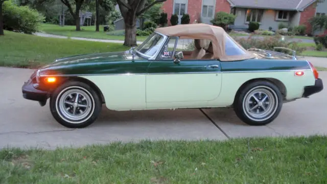 1979 MG MGB MK IV Convertible 2-Door 2-tone Green