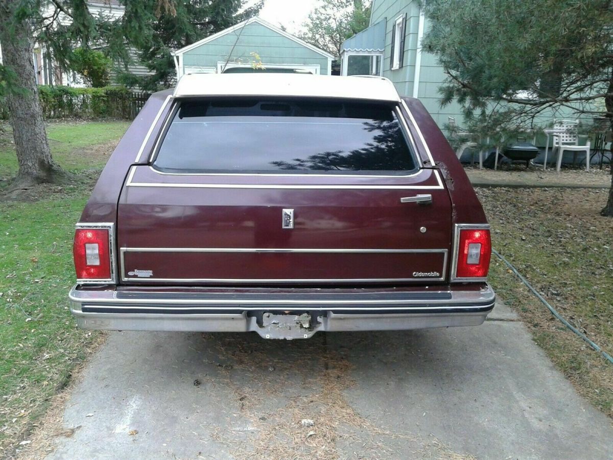 1979 Oldsmobile Custom Cruiser Chrome