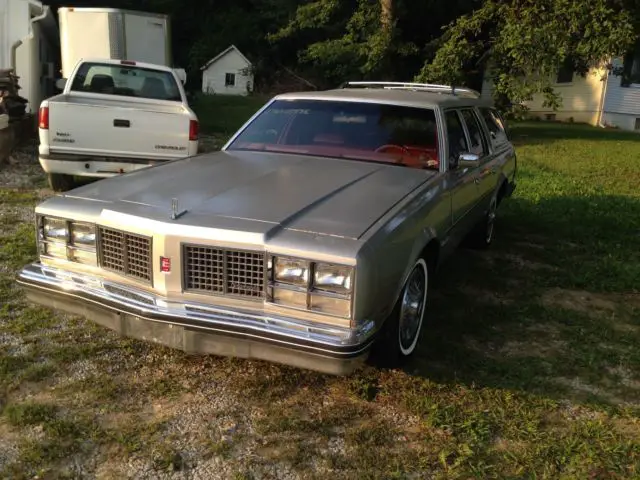 1979 Oldsmobile Custom Cruiser Delta 88