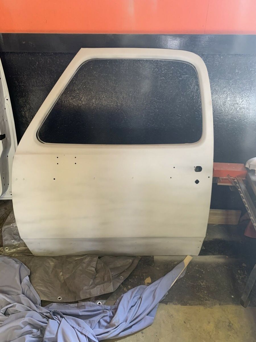 1979 Plymouth trail duster sport side body molding