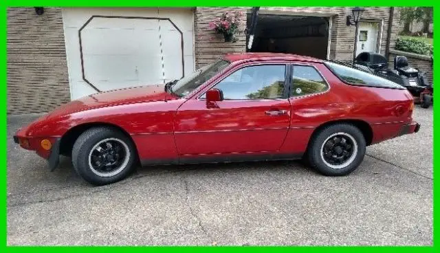 1979 Porsche 924 2-Door Hatchback