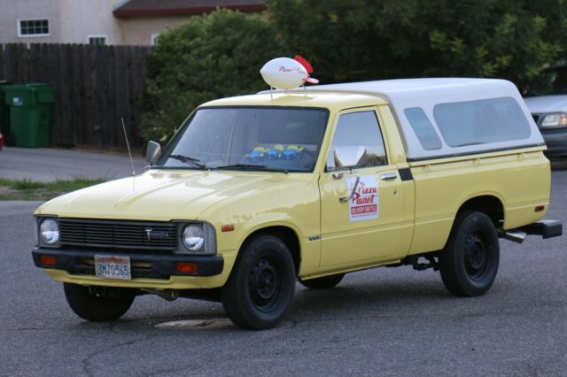 1979 Toyota Hilux pizza planet