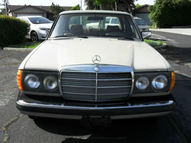 1980 Mercedes-Benz 300-Series