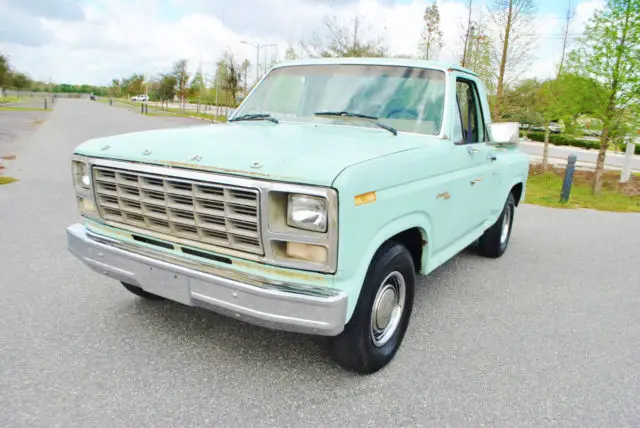 1980 Ford F-100 Custom StepSide 4.9 Liter V6 Runs Great No Reserve