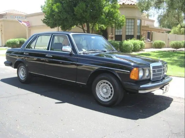 1980 Mercedes-Benz 300-Series