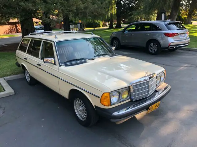 1980 Mercedes-Benz 300-Series