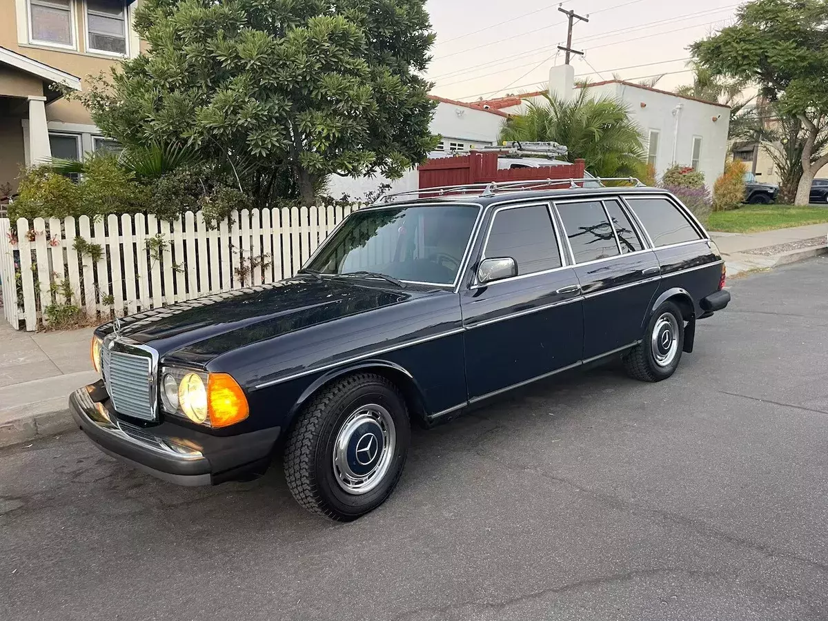 1980 Mercedes-Benz 300-Series